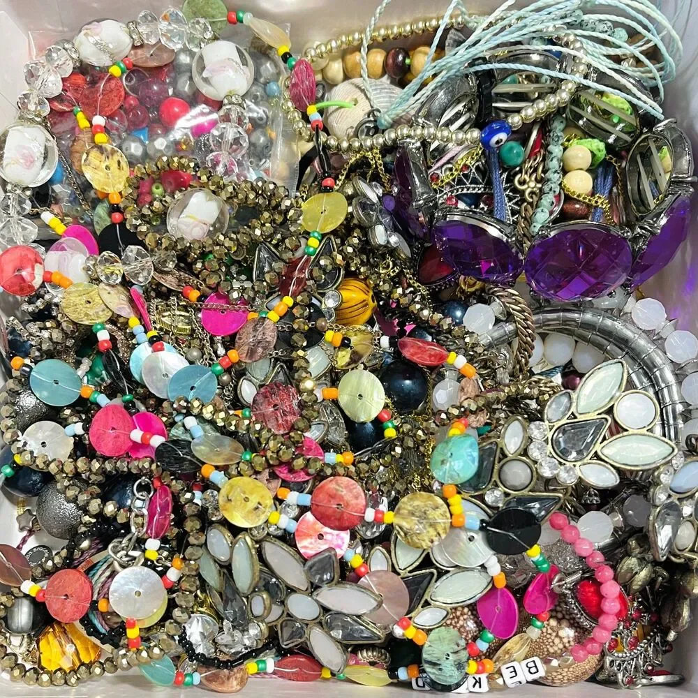 VTG - Now Repurpose Junk Jewelry Rhinestone Beads DIY Craft Supplies Box 1#10.8